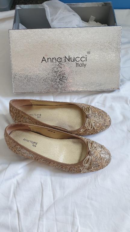 Gold on sale lace flats