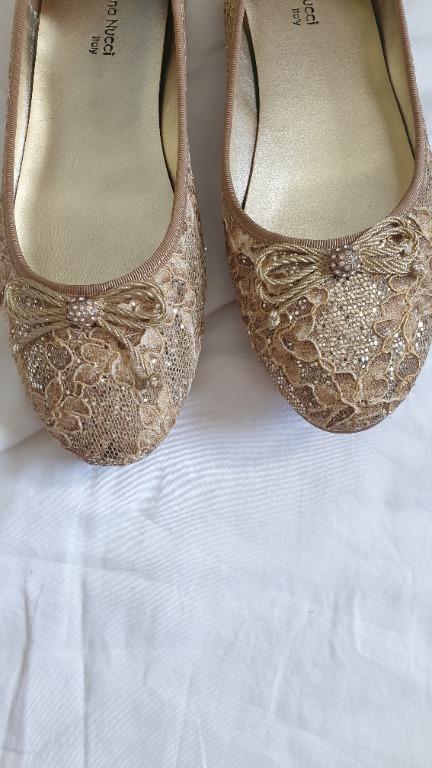 Gold on sale lace flats