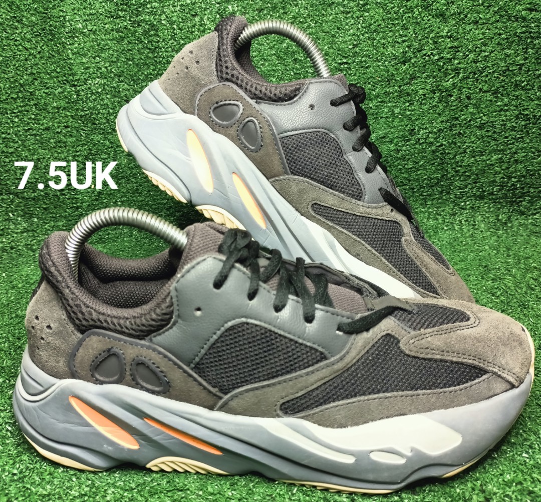 kasut yeezy 700