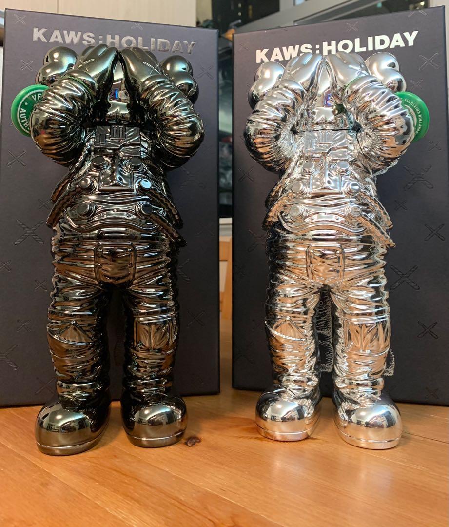 Kaws Holiday Space Figure Black & Silver, 興趣及遊戲, 玩具& 遊戲類