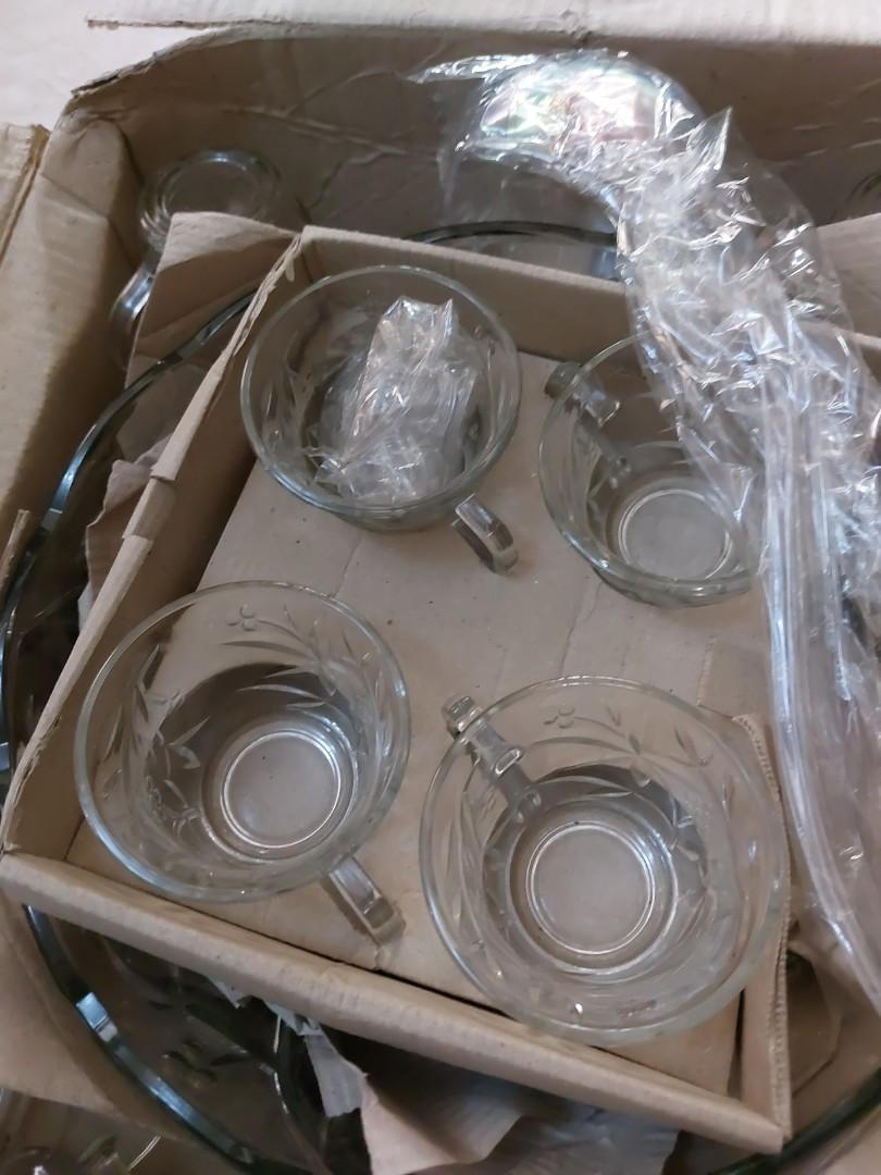 Lily 27 pcs Punch bowl (Category: Pitchers & Dispensers) located in Quezon City. Submitted by cynlchan (Listing ID 1152384942, Image 2). Description: Add class to your group gathering with this 27 pcs punchbowl set Great for juices or punch Good for 12 persons.