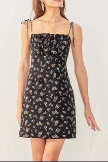 LOVET SEOLLA FLORAL RUCHED MINI SLIT DRESS (BLACK)