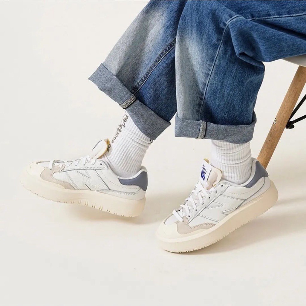 New balance 302, 女裝, 鞋, 平底鞋- Carousell