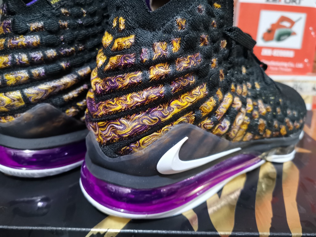 Lebron 17 hot sale lakers