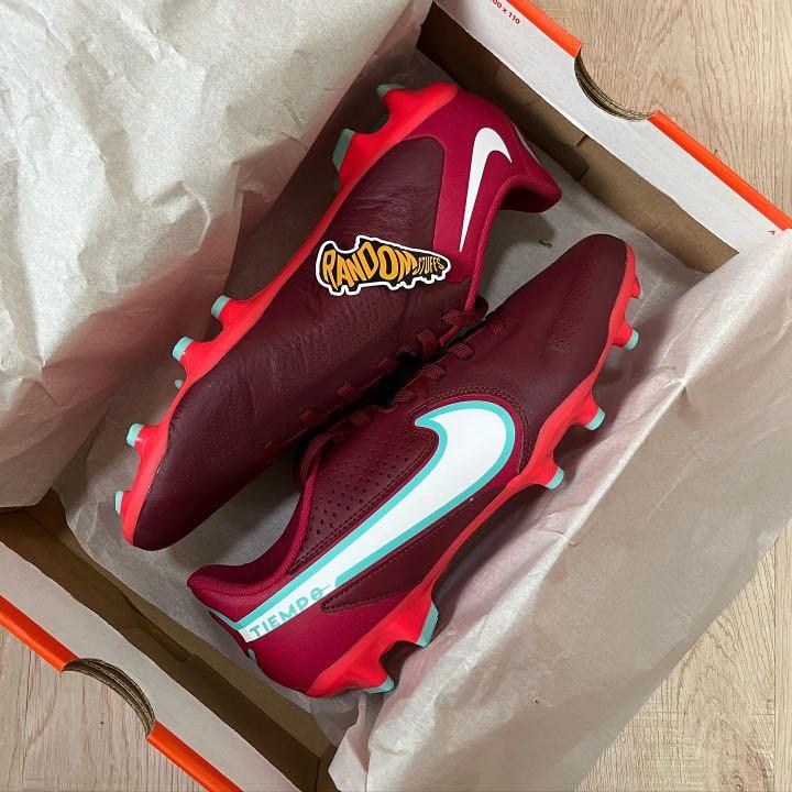 Maroon nike soccer on sale cleats