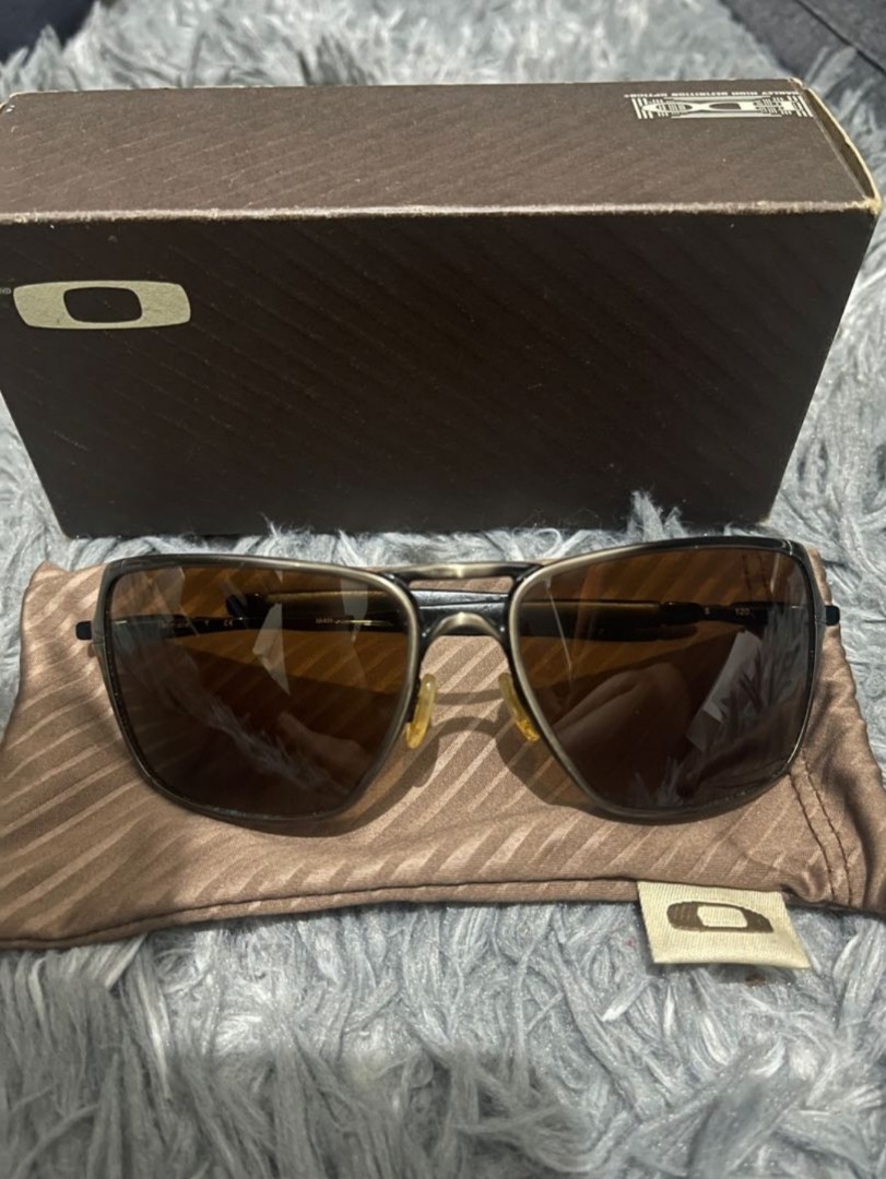 oakley inmate book of eli denzel washington Women s Fashion