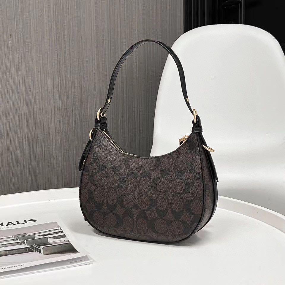Coach hobo hotsell handbags