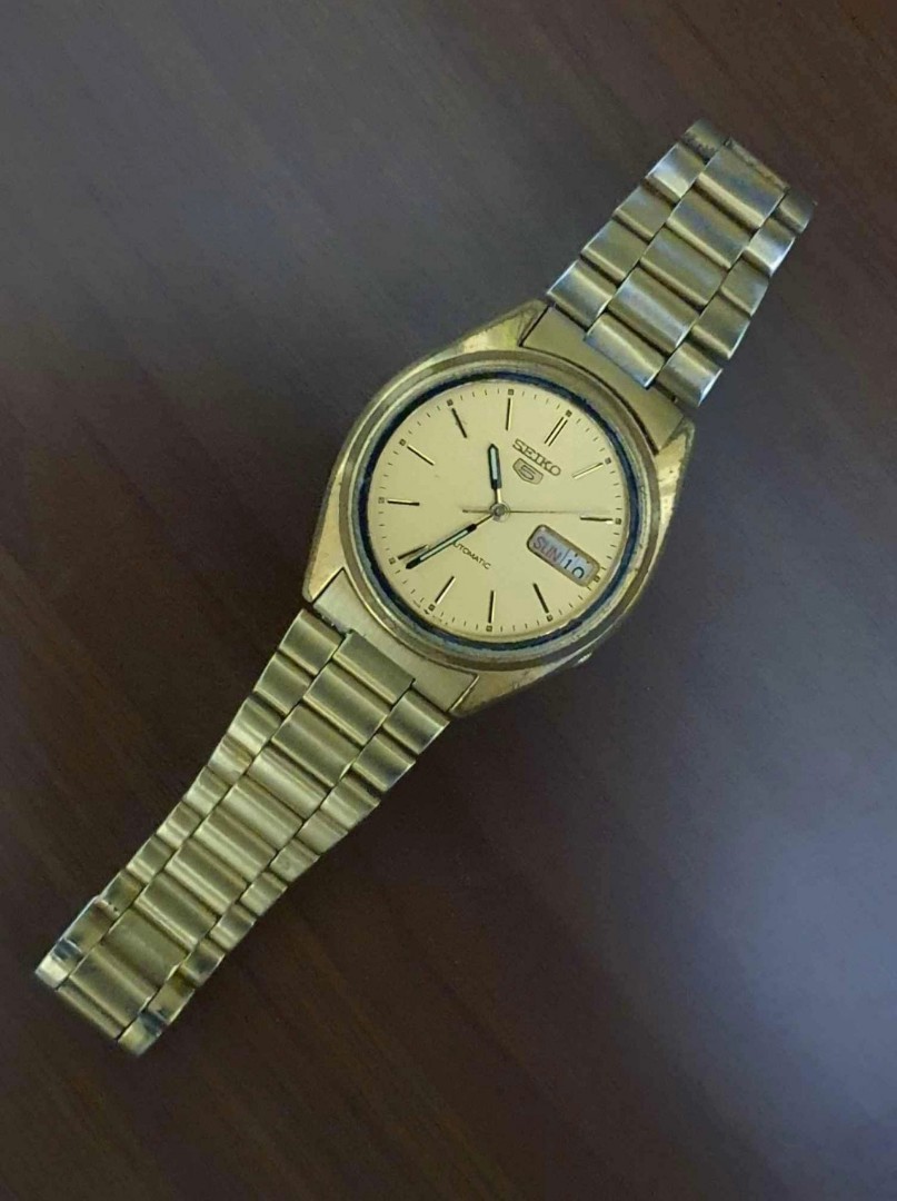 Original VINTAGE SEIKO 5 AUTOMATIC Watch 7009-3040 F ( Unisex ), Men's  Fashion, Watches & Accessories, Watches on Carousell
