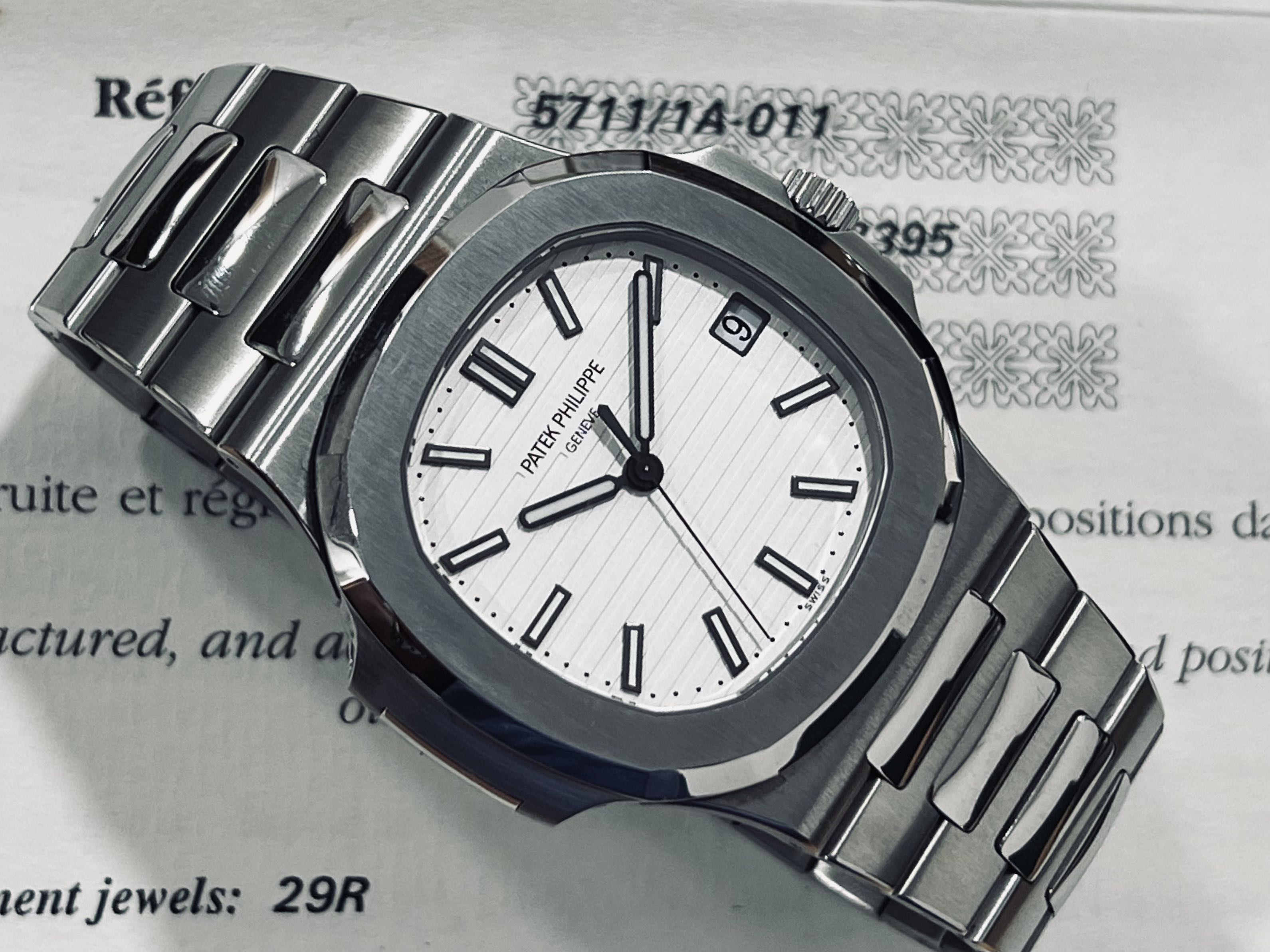 White patek philippe discount nautilus