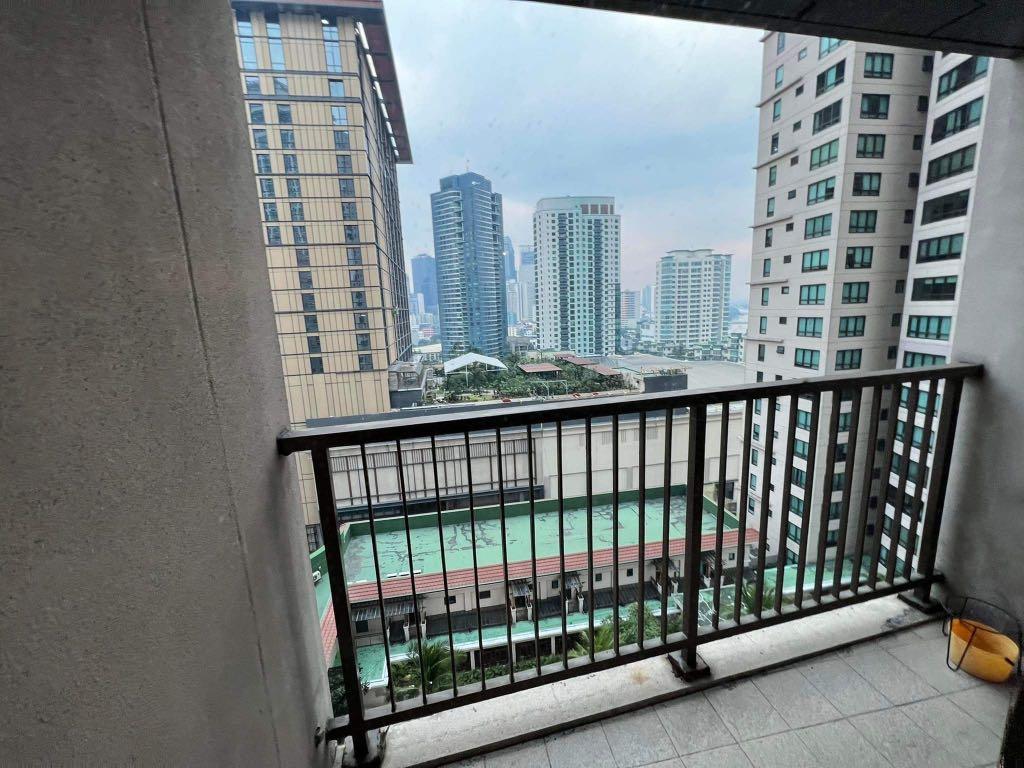 Comndominium Rush Condominium 1br Condo for Sale in Joya South Tower Rockwell Makati ...