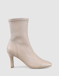 (Category: ) located in . Submitted by secretclosetofastylist (Listing ID 1152500435, Image 1). Description: .