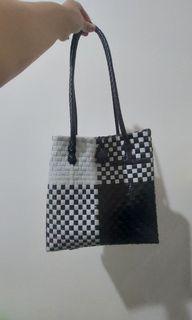 Tas anyam shoulder bag