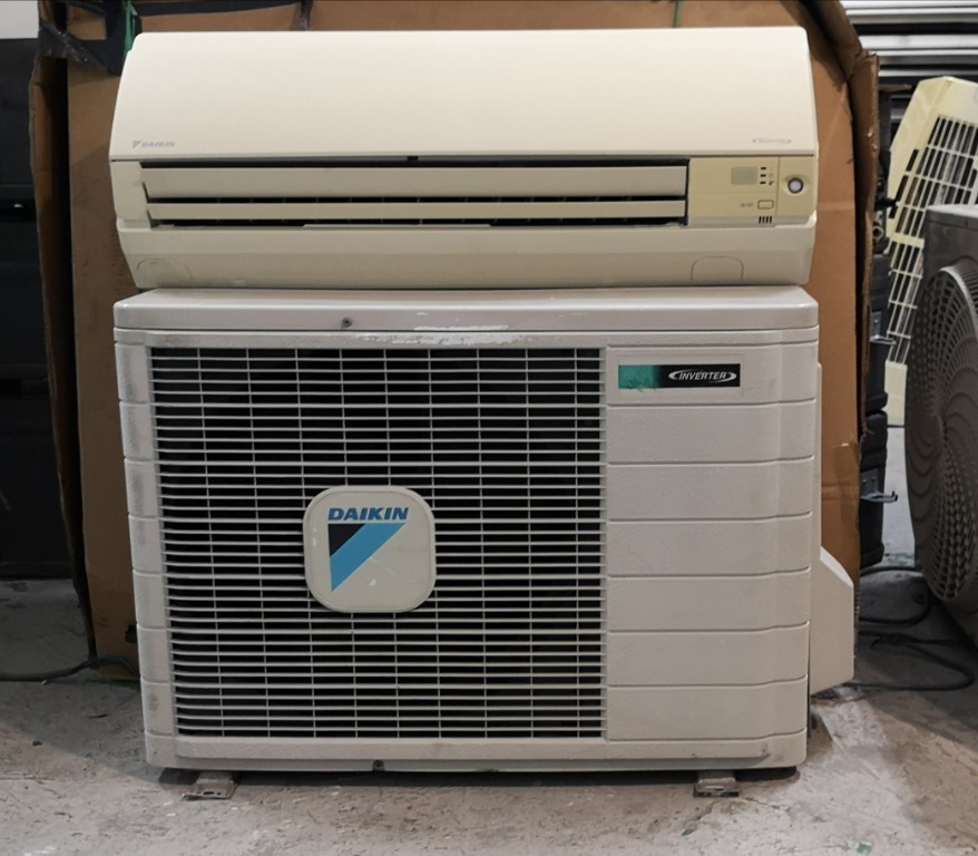 Used 1.5HP Daikin Wall Mounted Type Aircond AC6550 / R22 / Inverter ...