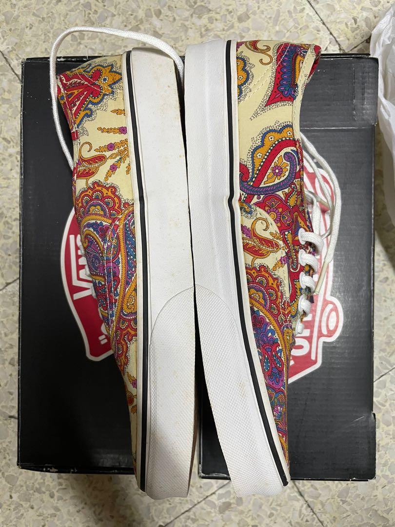 Vans authentic liberty version （分類：便服鞋）位於 Hong Kong。 由 kokid 提交（商品編號 1152488721，圖片 2）。簡介： 絕版 liberty vans authentic 儲多年清鞋刮愛 100% new ( 白色鞋膠位微微變黃， 不影響著用） Us 9 順豐/ 地鐵站交收互就。