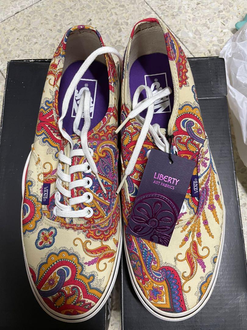 Vans authentic liberty version （分類：便服鞋）位於 Hong Kong。 由 kokid 提交（商品編號 1152488721，圖片 1）。簡介： 絕版 liberty vans authentic 儲多年清鞋刮愛 100% new ( 白色鞋膠位微微變黃， 不影響著用） Us 9 順豐/ 地鐵站交收互就。