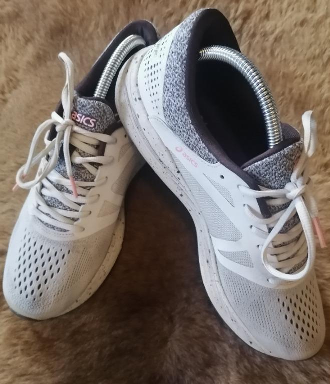 Very light Asics RoadHawk FF Running Shoes in Sakura Blossom colorway US 10.5 Men s Fashion Footwear Sneakers on Carousell