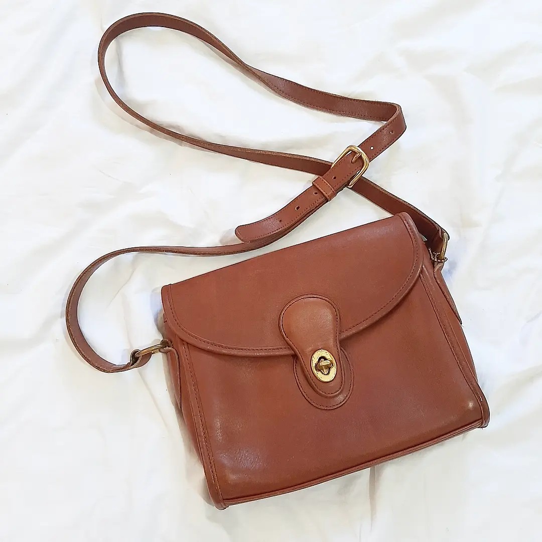 Vintage Coach devon in british tan, Women's Fashion, Bags & Wallets