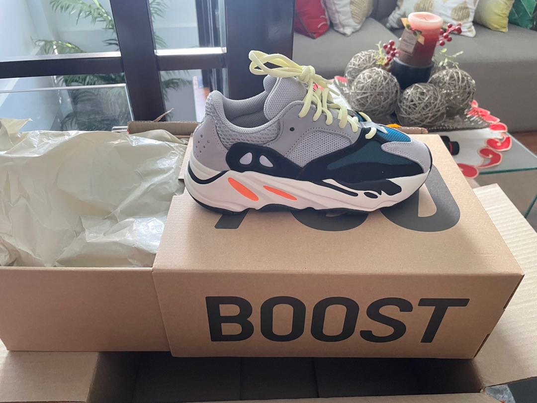 size 4 yeezy 700