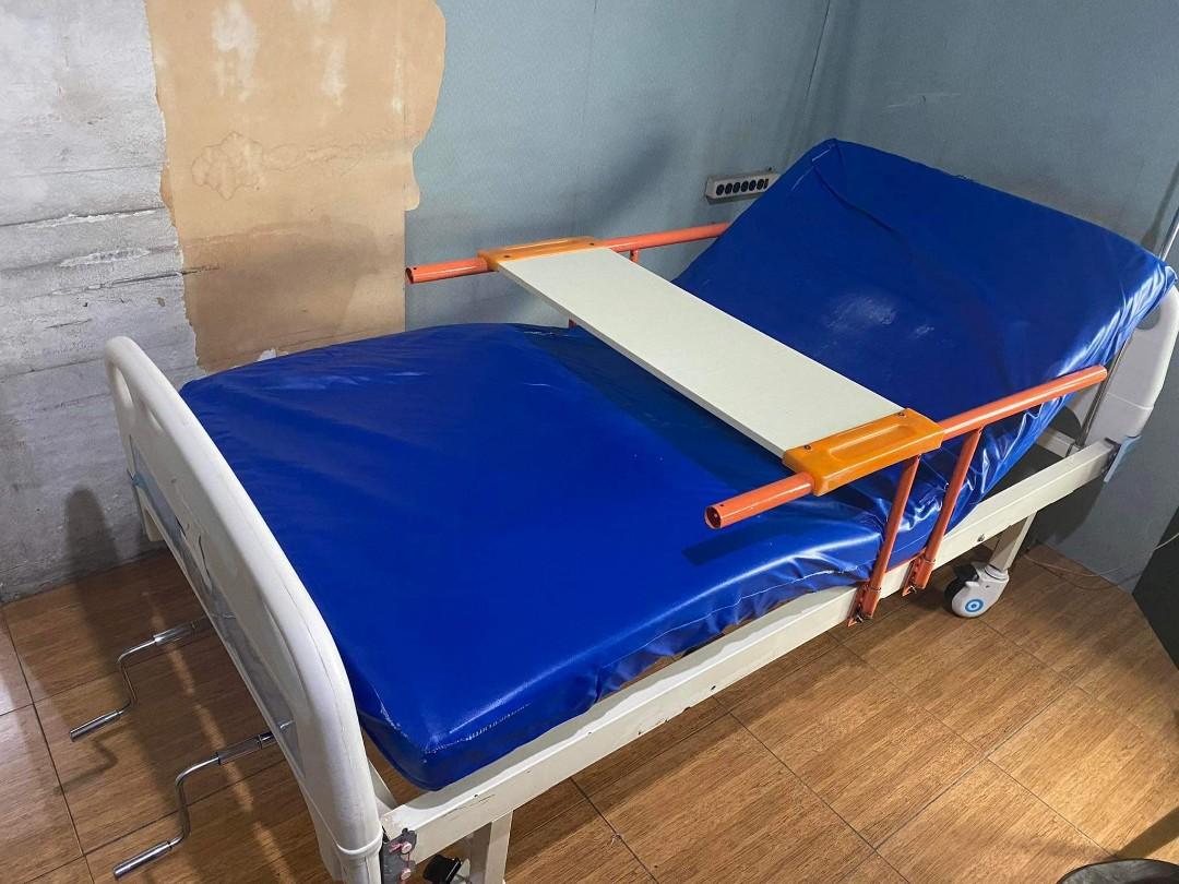 2 Cranks Hospital Bed Second hand, Everything Else, Looking For on
