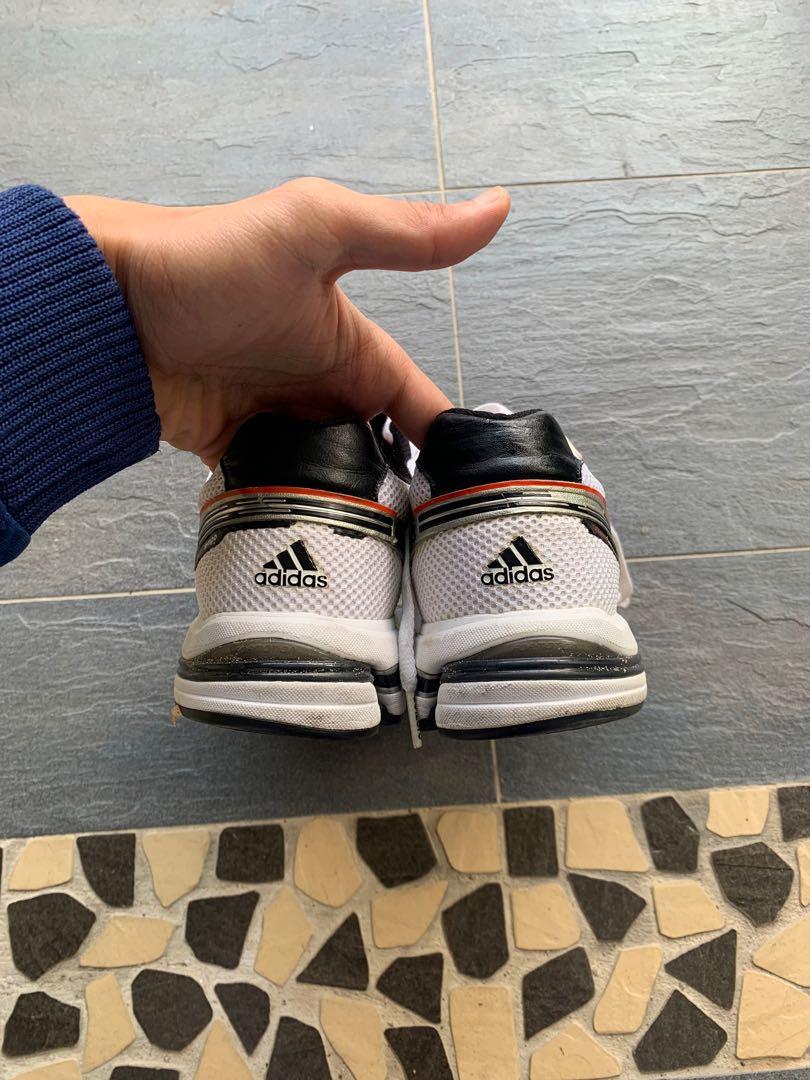 Adizero hotsell tempo 10