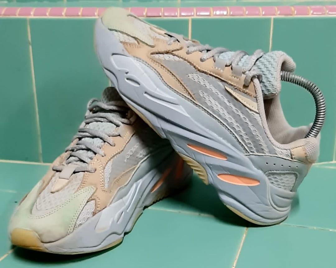 ADIDAS YEEZY BOOST 700 V2. 6.5uk 25cm