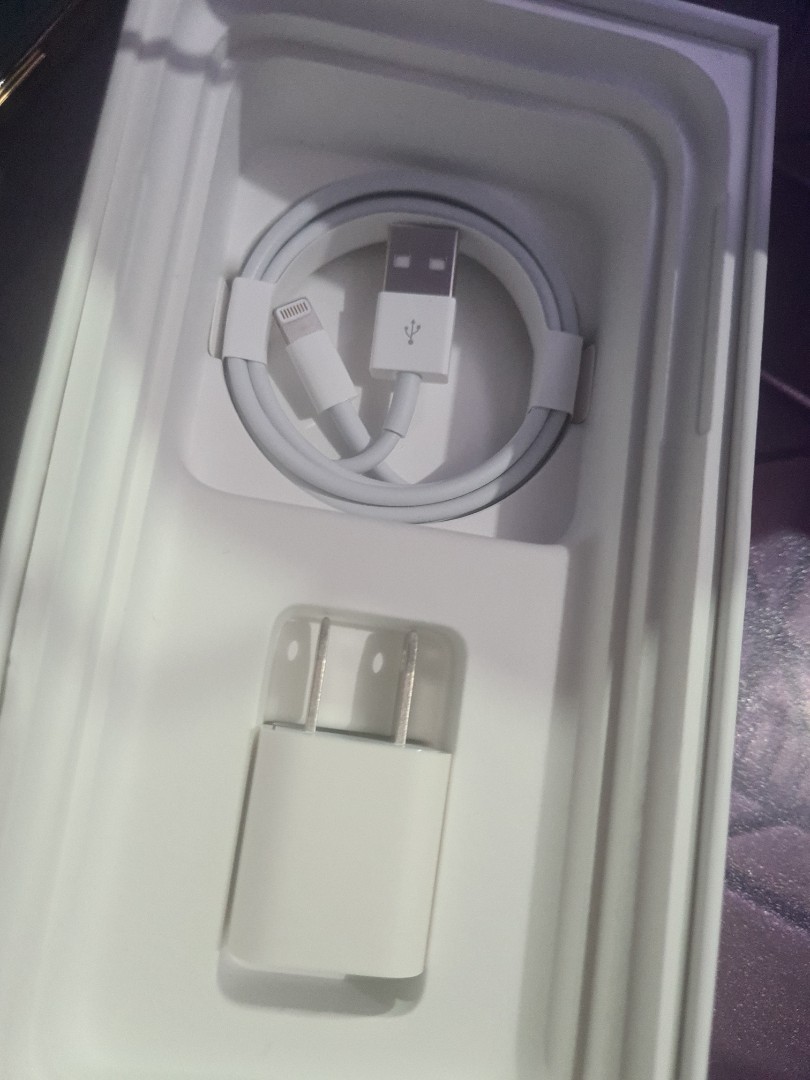 Iphone 11 cheap charger box