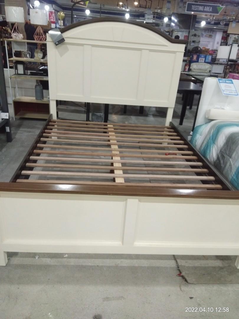 Ashley bed frame Queen size US brand Mode of payment Cash Gcash Card