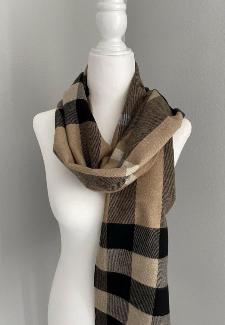 Authentic Burberry Lash Fringe Scarf, Women's Fashion, Watches &  Accessories, Scarves on Carousell