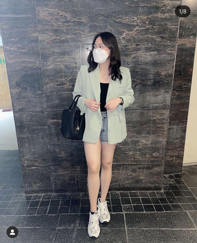 Blazer worn by ashley yap (Category: Coats, Jackets and Outerwear) located in Bacolod City. Submitted by herclosetedit (Listing ID 1154252118, Image 2). Description: Very pretty! Freesize! Fits small to semi large.
