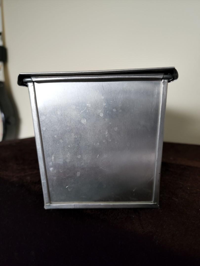 Bread Pan (Category: Everything Else) located in Singapore. Submitted by jazzysong (Listing ID 1154231035, Image 2). Description: aluminum bread pan with lid. as new. L32 x W 10x H12cm. self collect at Singapore 534043 only. or meet up in punggol..