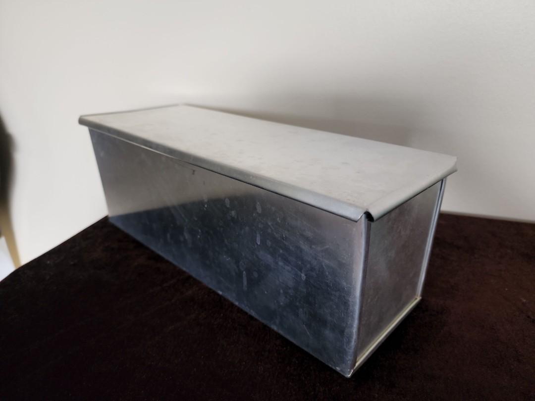 Bread Pan (Category: Everything Else) located in Singapore. Submitted by jazzysong (Listing ID 1154231035, Image 1). Description: aluminum bread pan with lid. as new. L32 x W 10x H12cm. self collect at Singapore 534043 only. or meet up in punggol..