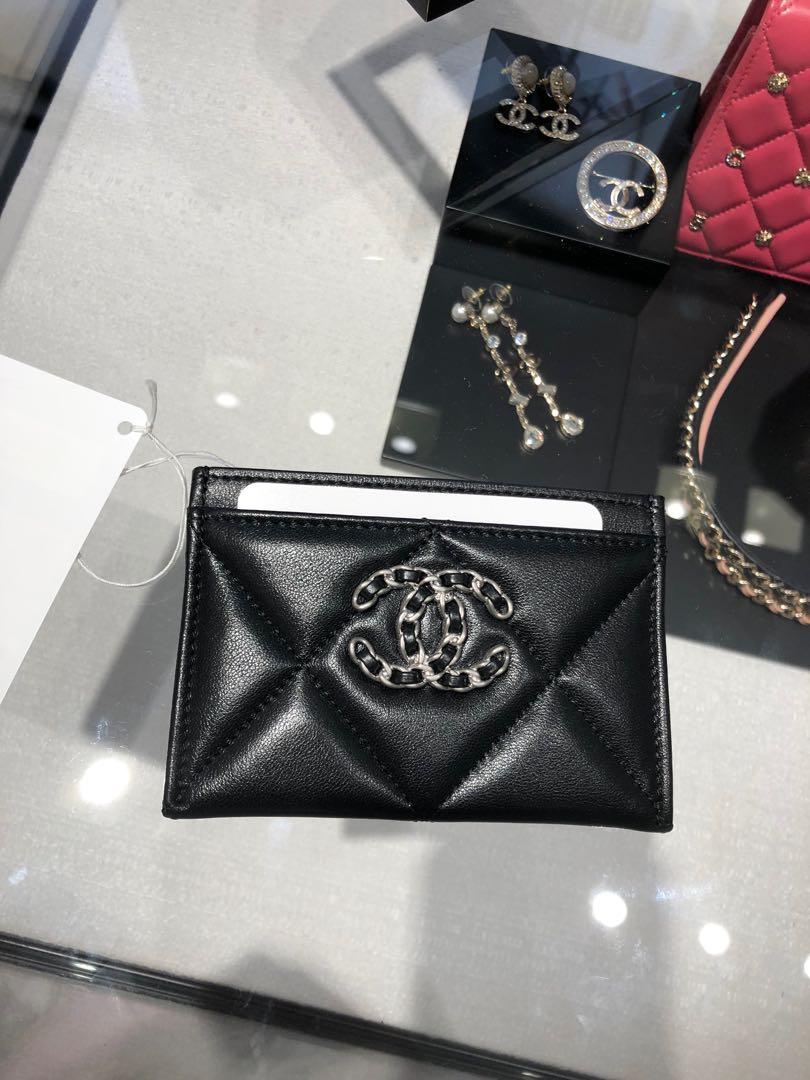 Chanel 19 sales card holder black