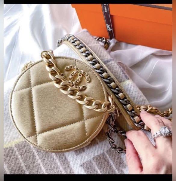 clutch round with chain gold rare color 