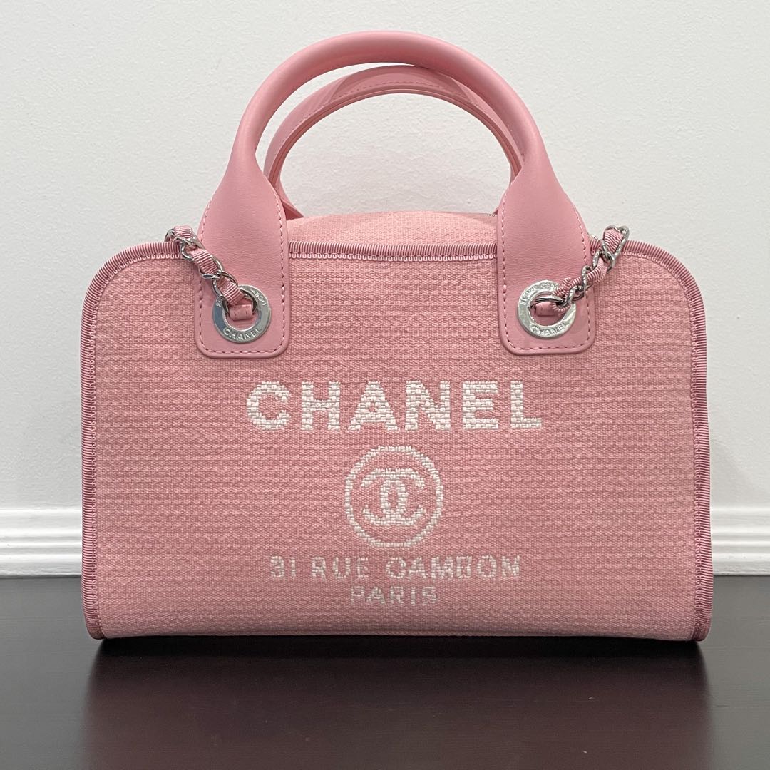 Leather bowling bag Chanel Pink in Leather  20021770