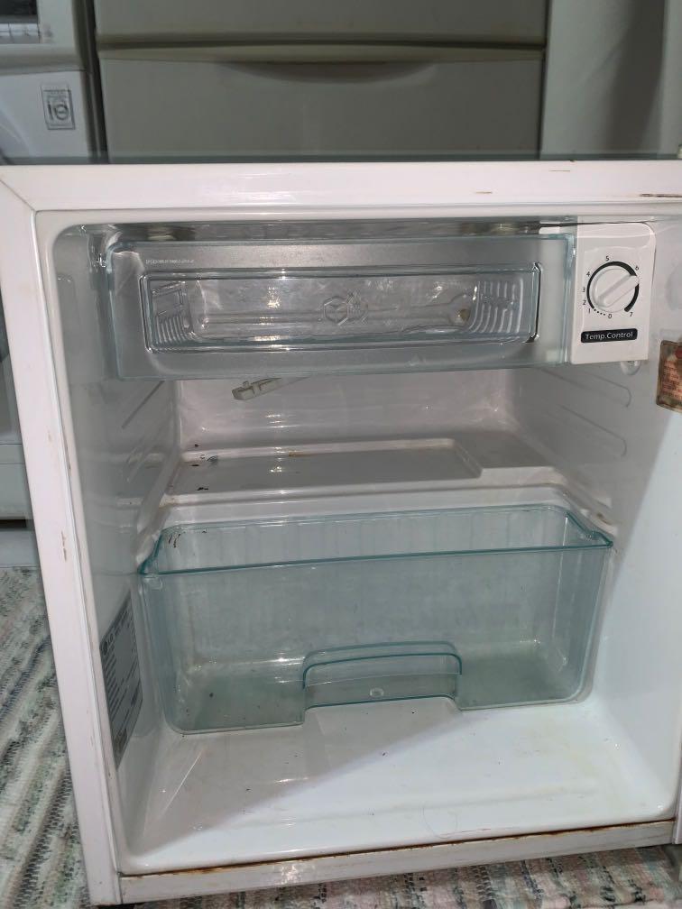 Cheep Fridge Cheep Mini fridge :), TV & Home Appliances, Kitchen Appliances ...