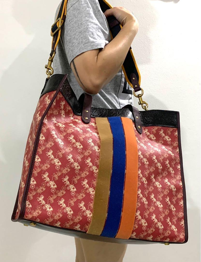 field tote with horse and carriage print and varsity stripe Cinosural International School