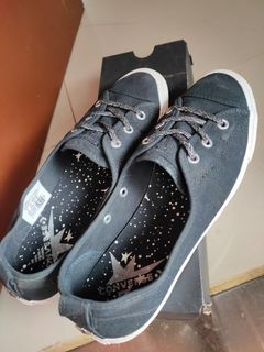 (Kategori: ) berada di . Dikirim oleh paramythrift_store (ID iklan 1154246351, Gambar 1). Deskripsi: .