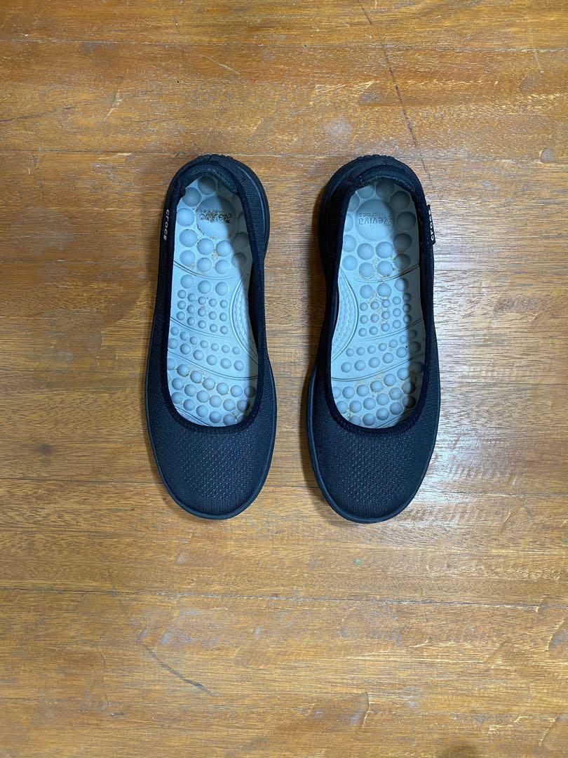 Women's crocs hot sale reviva flat