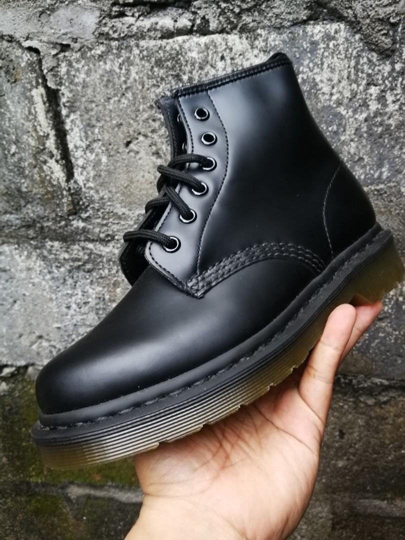 Dr. Martens 101 Smooth Black, Women'S Fashion, Footwear, Boots On Carousell