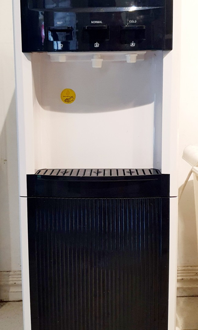 Everest Water Dispenser Hot and Cold Top Loading, TV & Home Appliances