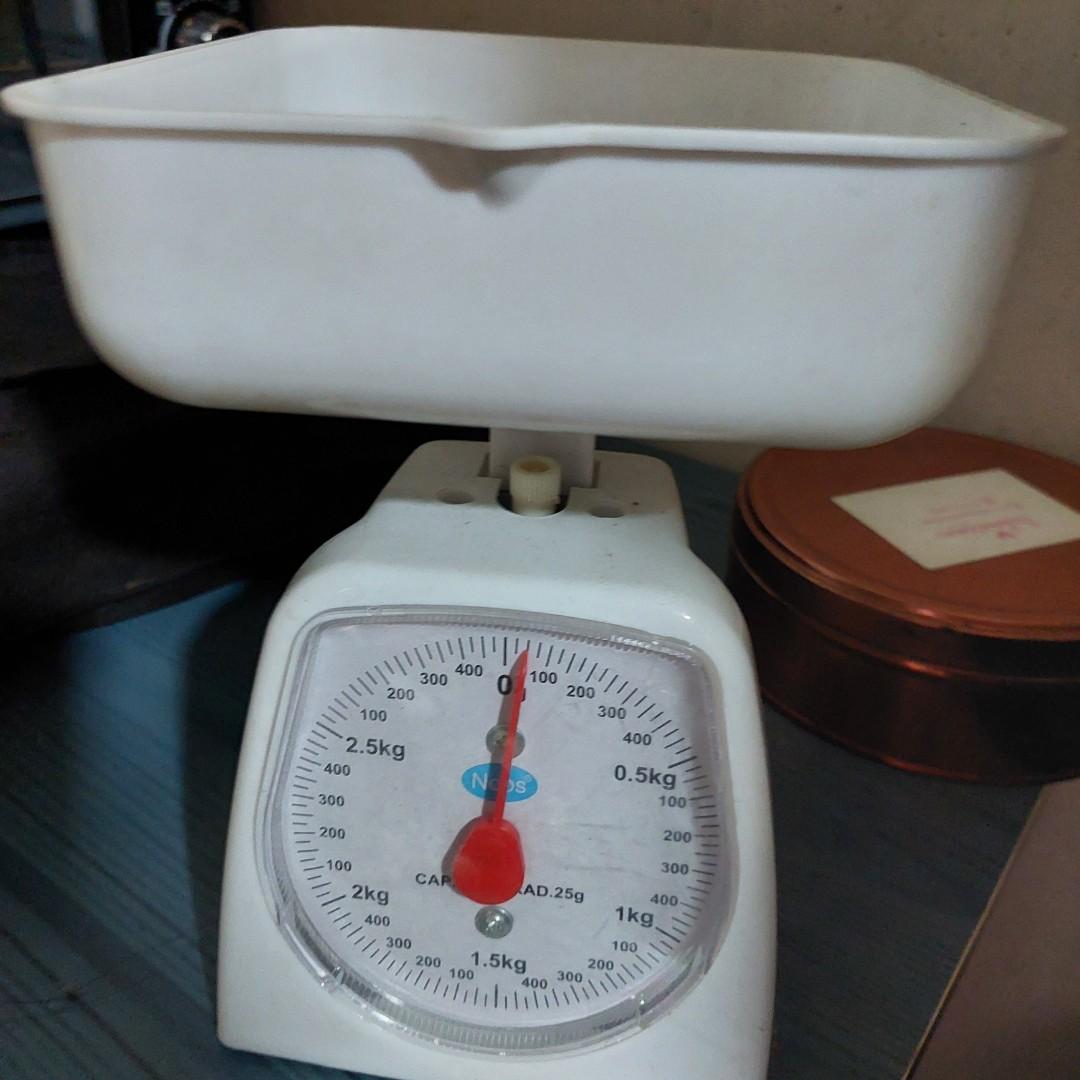 Food Weighing Scale (Category: Other Home Appliances) located in Pasig City. Submitted by levfinds (Listing ID 1154359685, Image 2). Description: Weighing scale up to 3 KG Food weighing scale po issue: maalikabok rfs declutter location Pasig.