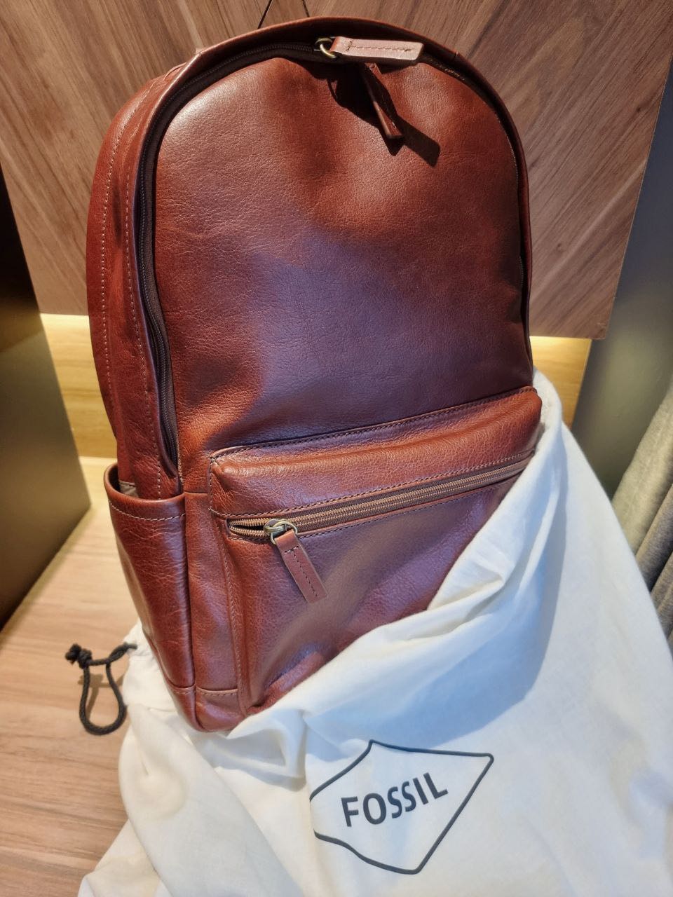 Fossil Leather Backpack (Brand New) , Men's Fashion, Bags, Backpacks on  Carousell