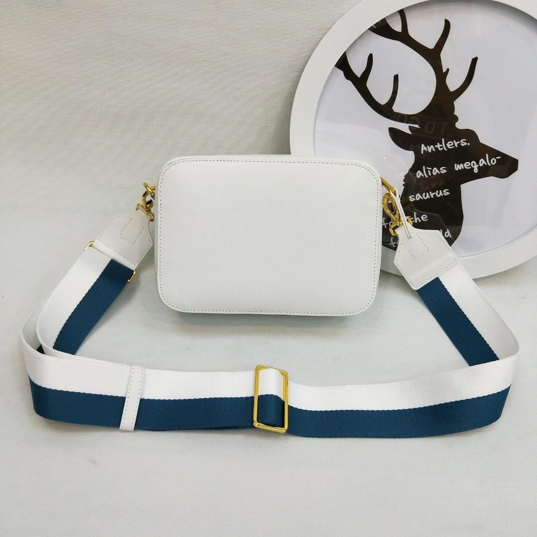 Camera bag with on sale thick strap