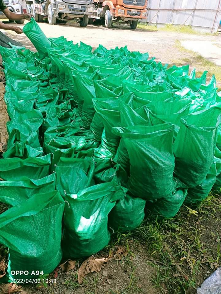 Gravel and sand per bag, Commercial & Industrial, Construction