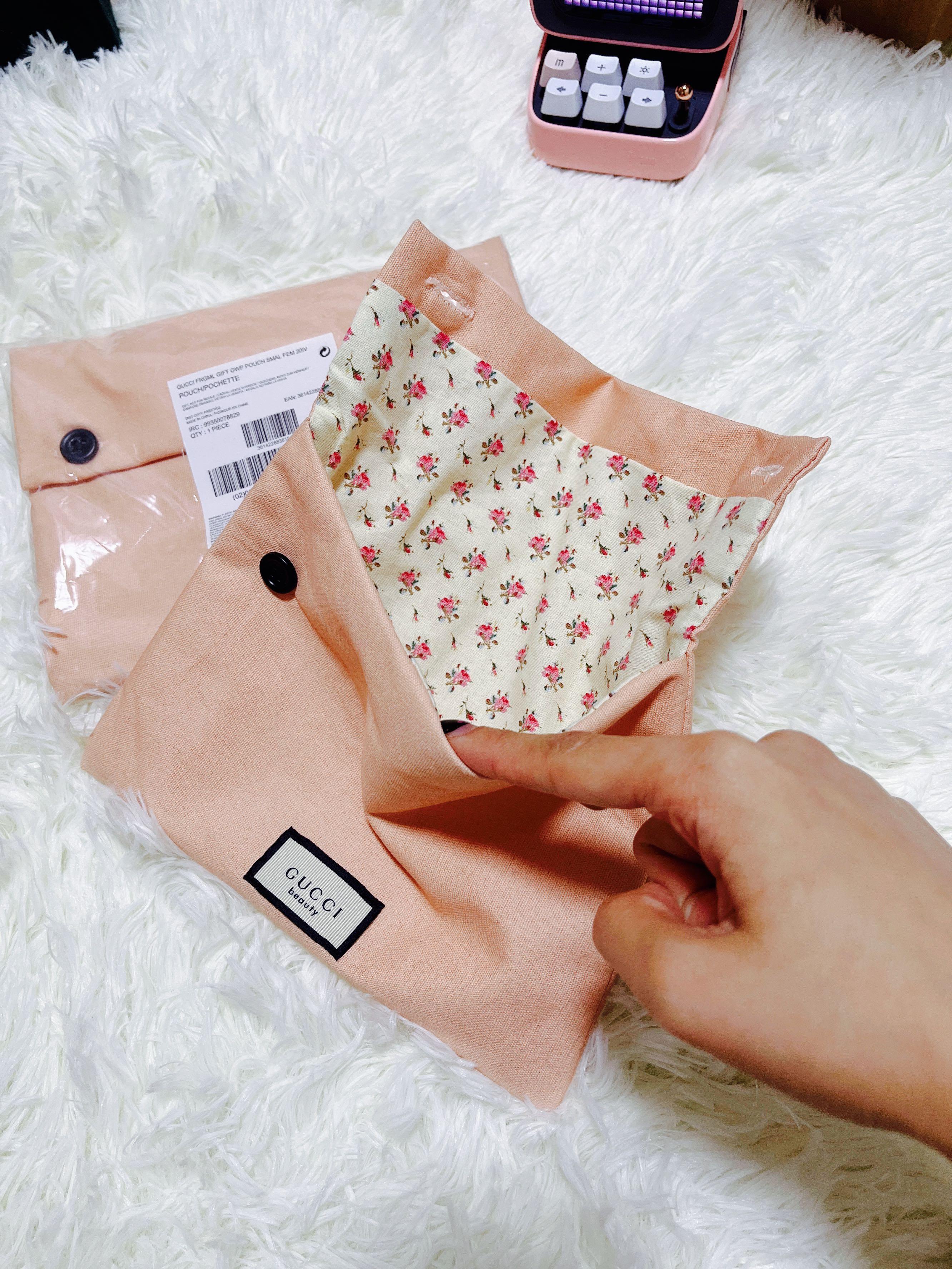 Gucci makeup bag free store gift