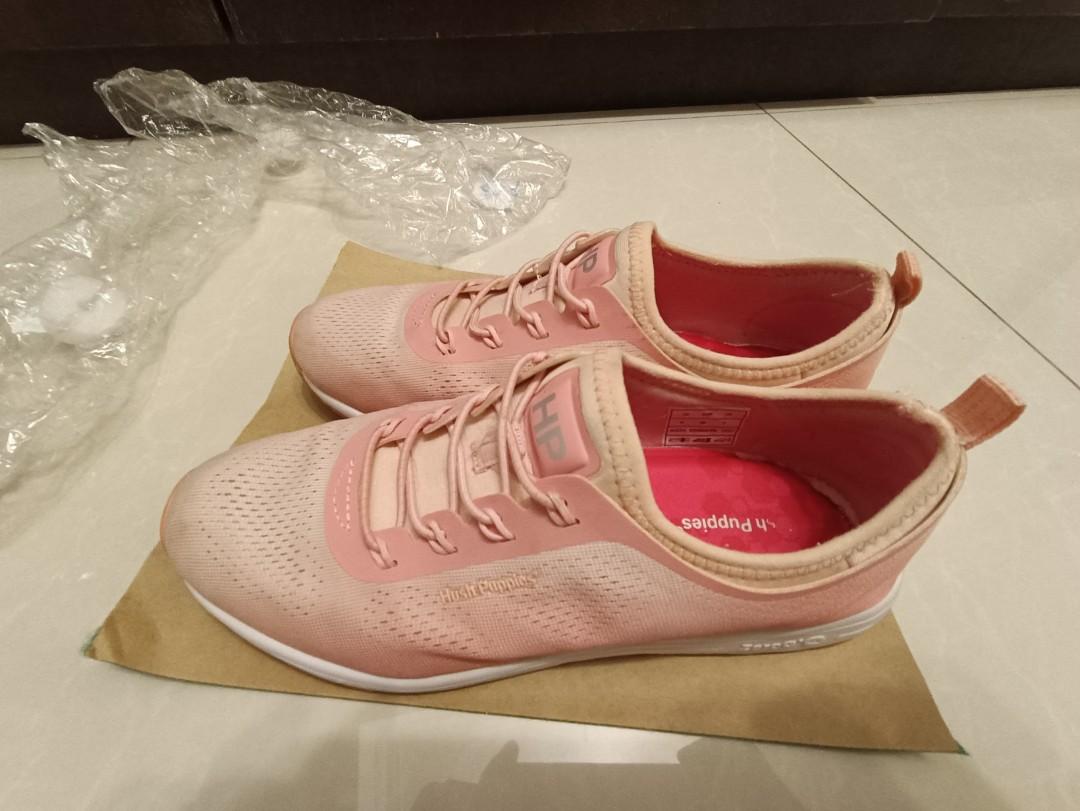 Sepatu sneakers hush puppies store