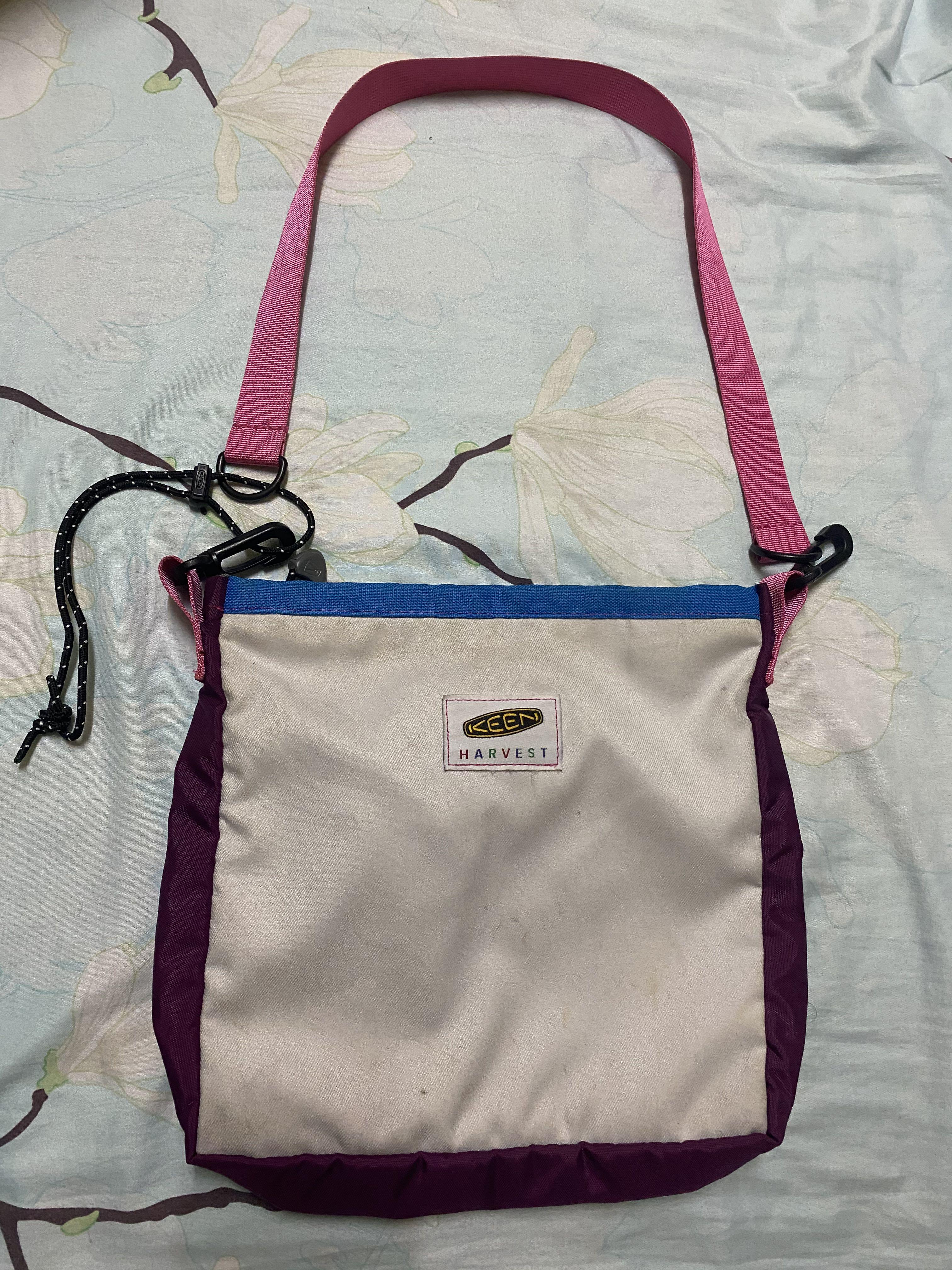 Chaco sling hotsell bag