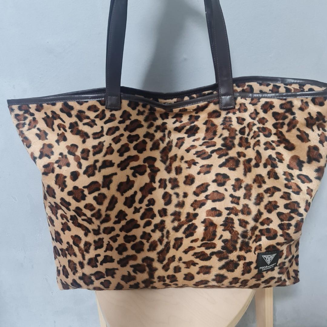 Leopard Spotted Tote Bag, Women's Fashion, Bags & Wallets, Tote Bags on ...