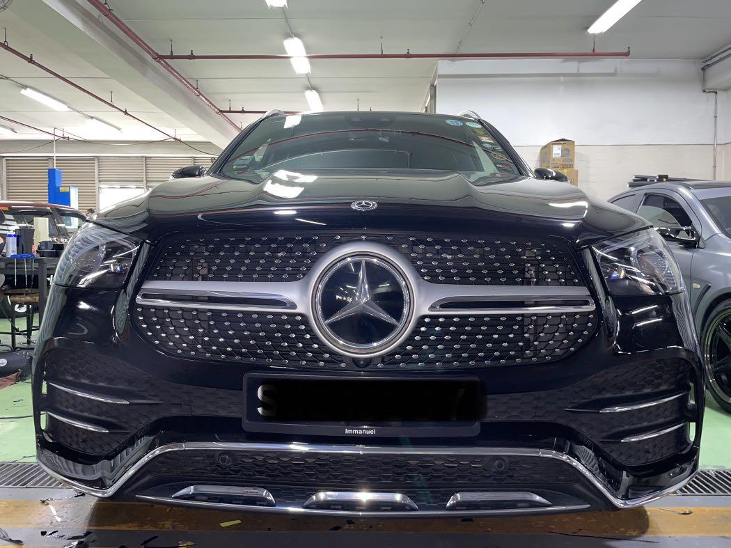 Mercedes GLE matte black front grille plasti dip. Matte black front lip