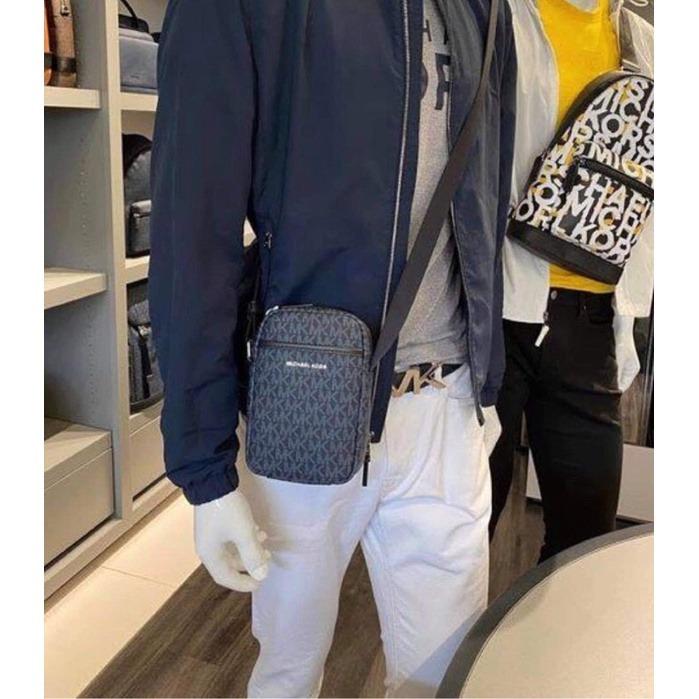 Michael Kors Cooper phone crossbody bag, Men's Fashion, Bags